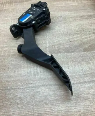 Volkswagen Transporter - Caravelle T5 Accelerator throttle pedal 7H1723503F 6PV008495