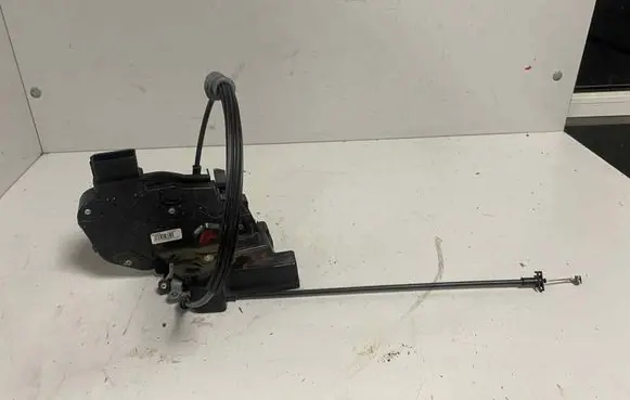 Volvo V50 Front door lock 30753658 A048069