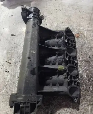 Mercedes-Benz Vito Viano W638 Intake manifold A6110902637