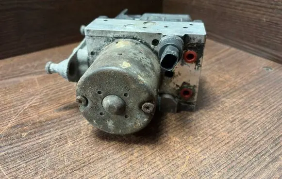 Mercedes-Benz Vito Viano W639 ABS Pump A0014461089 0014460989
