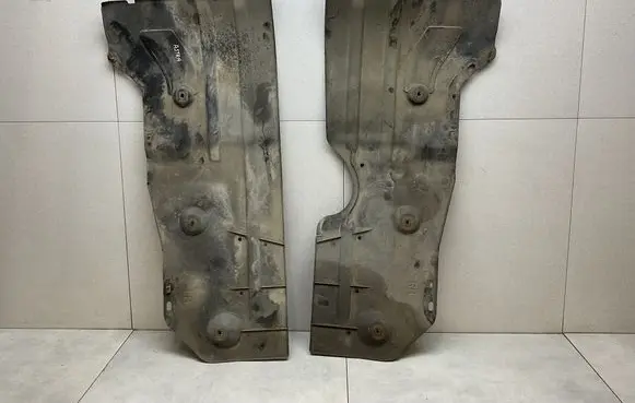 Engine splash shield/under tray