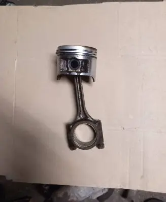 Honda Civic Piston with connecting rod