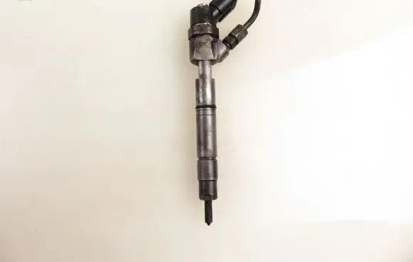 Fuel injector
