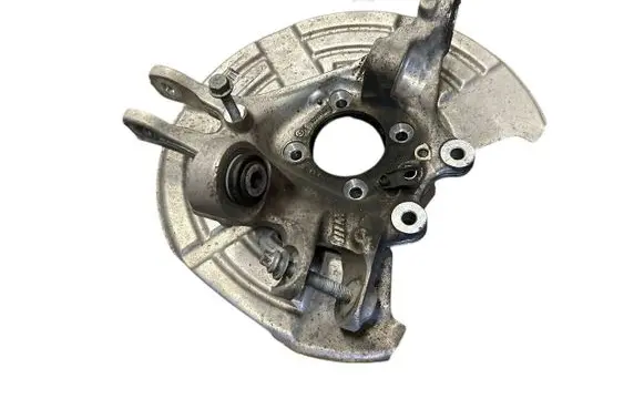 Rear wheel hub spindle/knuckle
