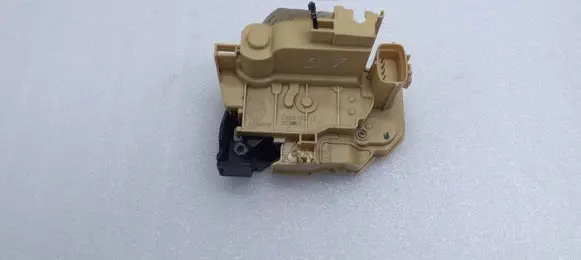 Alfa Romeo Giulia Rear door lock 50536550