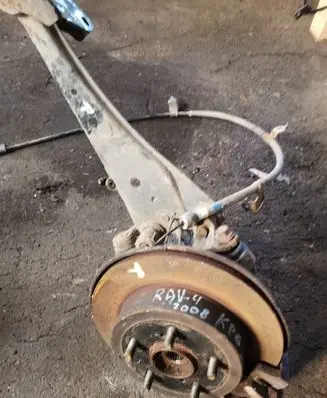 Toyota RAV 4 (XA30) Rear wheel hub