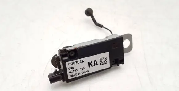 Opel Zafira C Aerial antenna amplifier 421251063 13367026