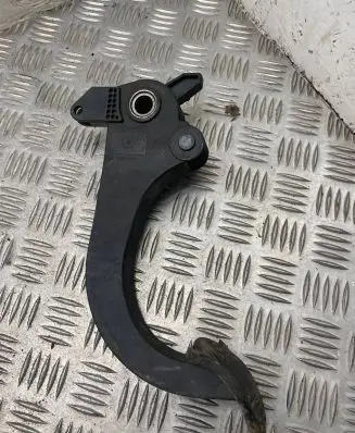 Alfa Romeo 156 Clutch pedal 335275
