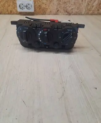 Mercedes-Benz A W168 Climate control unit 1688302285