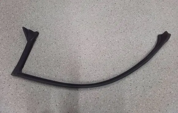 Ford Mustang VI Rubber seal front coupe door L691789
