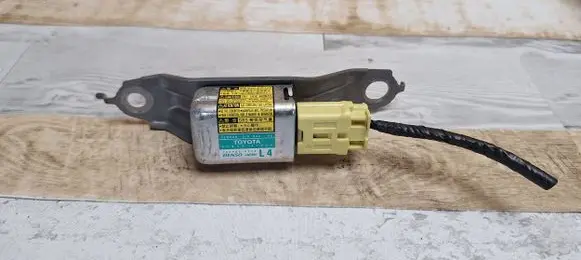 Toyota Prius (NHW20) Airbag deployment crash/impact sensor 8983447020 1879000922