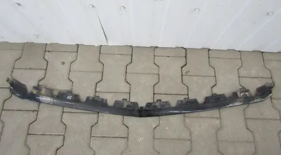 Front bumper lip