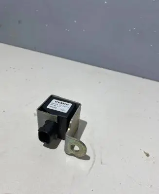 Volvo XC70 Airbag deployment crash/impact sensor 8691735 8691736