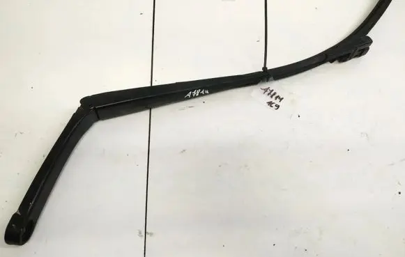Front wiper blade arm