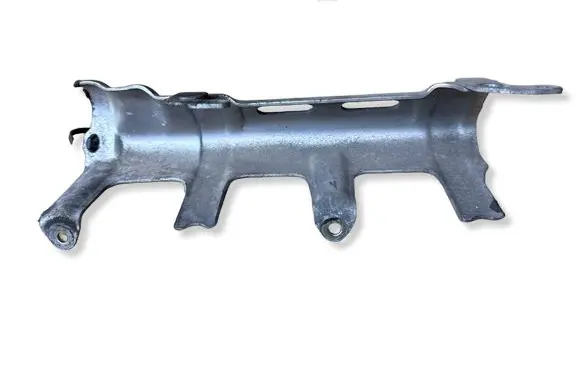 Nissan Juke I F15 Heat shield in engine bay 
