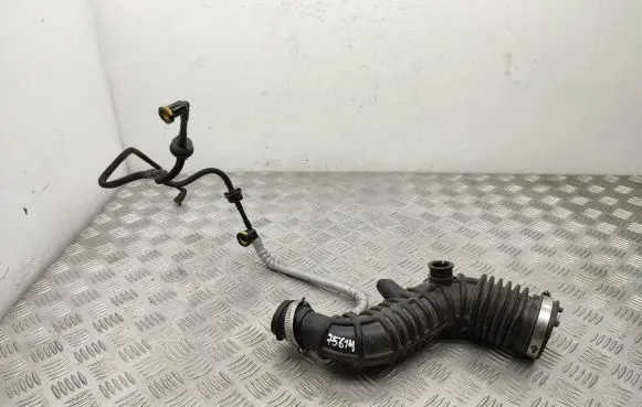 Renault Kadjar Turbo air intake inlet pipe/hose