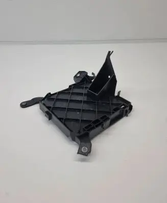 Other engine bay part