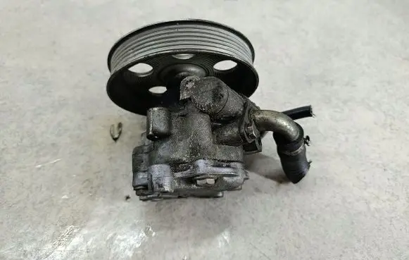 Audi A4 S4 B6 8E 8H Power steering pump 8E0145153ESKYB