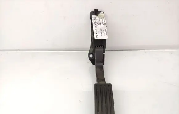 Ford Focus Accelerator throttle pedal BV619F836AB
