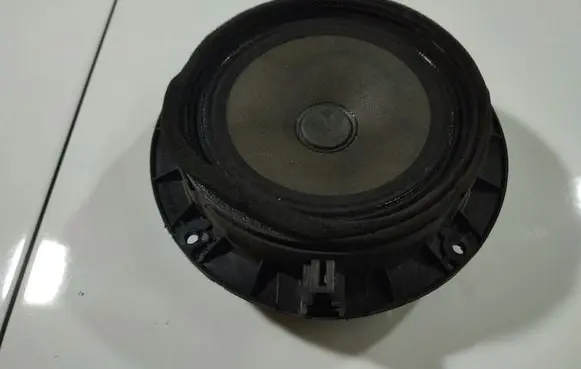 Hyundai i30 Front door speaker