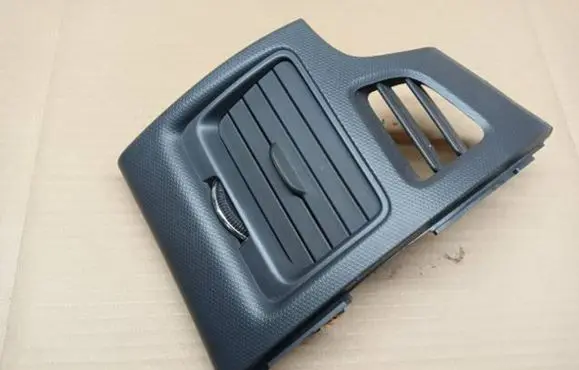 Suzuki Swift II Dash center air vent grill 7364068L00 5502200