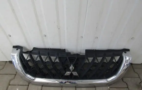 Mitsubishi Pajero Front bumper