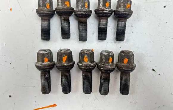 Volkswagen II LT Nuts/bolts 