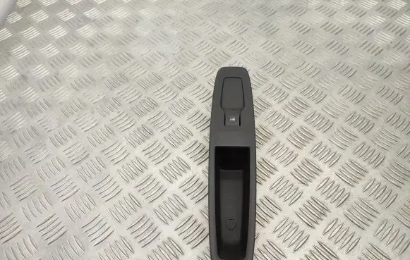 Renault Zoe Electric window control switch 829505138R
