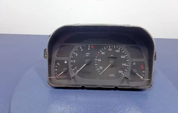 Speedometer (instrument cluster)