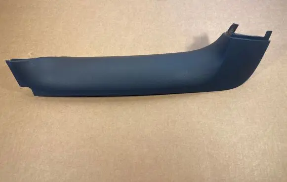Volkswagen Touareg I Trunk/boot lower side trim panel 7L6867672