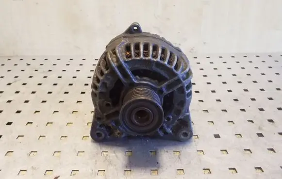 Renault Laguna II Generator/alternator 0124525047 8200229907