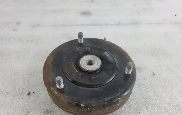 BMW 5 E39 Front shock absorber mounting bracket 13521097