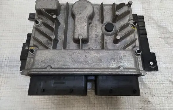 Opel Mokka Engine control unit/module 55596662