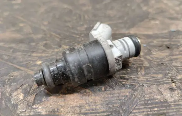 Mitsubishi Colt Fuel injector MR988977