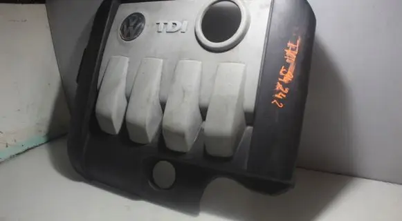 Volkswagen Golf IV Engine cover (trim)