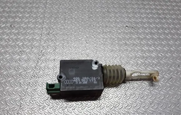 Audi A6 Allroad C5 Central locking motor 4B9962115