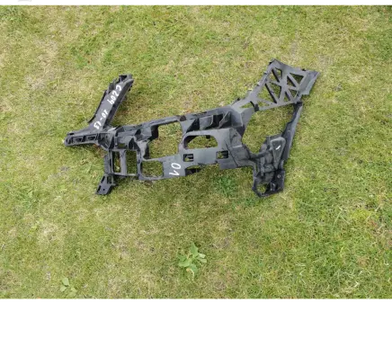 Mercedes-Benz C W204 Front bumper mounting bracket A2048854165
