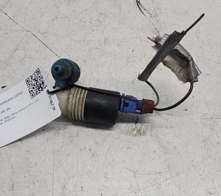 Volkswagen Golf III Windscreen/windshield washer pump 1H6955651