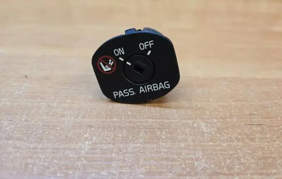 Volvo XC70 Passenger airbag on/off switch 30795214