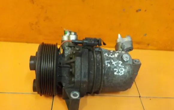 Nissan Juke I F15 Air conditioning (A/C) compressor (pump) 92600CJ73D