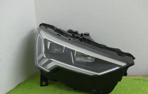 Audi Q3 Headlight/headlamp 83A941034