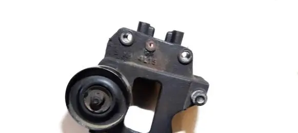 KIA Sorento Engine mounting bracket
