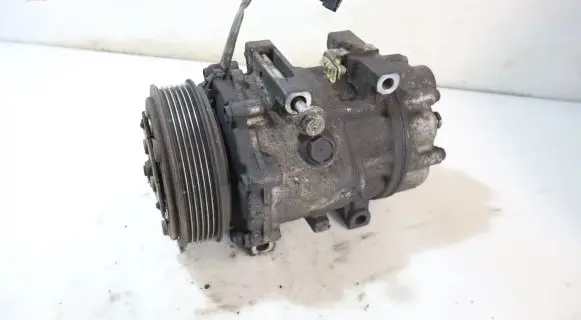 Volvo V50 Air conditioning (A/C) compressor (pump)