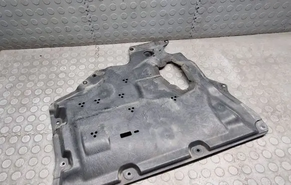 BMW 2 Active Tourer U06 Rear underbody cover/under tray 9465834