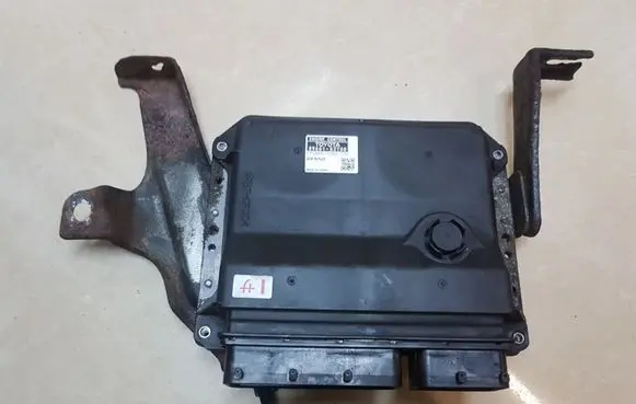 Lexus IS 220D-250-350 Engine control unit/module 8966153700