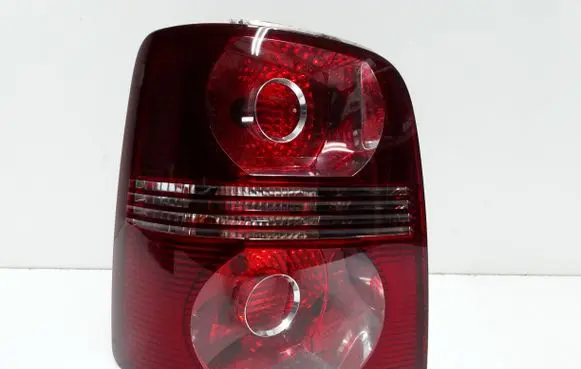 Volkswagen Touran I Rear/tail lights 1T0945095N M2222 1T0945111K