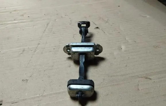 Honda CR-V Front door check strap stopper