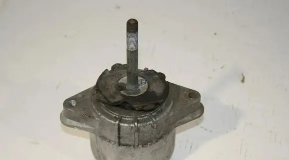 Porsche Panamera (970) Engine mount bracket 94837505903