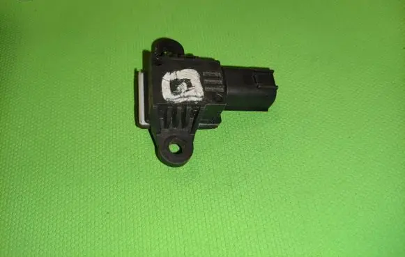 Ford B-MAX Airbag deployment crash/impact sensor DG1314C676AA 8830166L 910341Z0