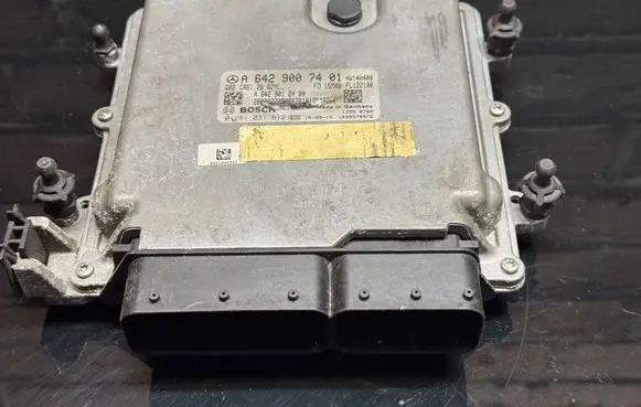 Mercedes-Benz E W213 Engine control unit/module A6429007401 A6429012400 0281031612